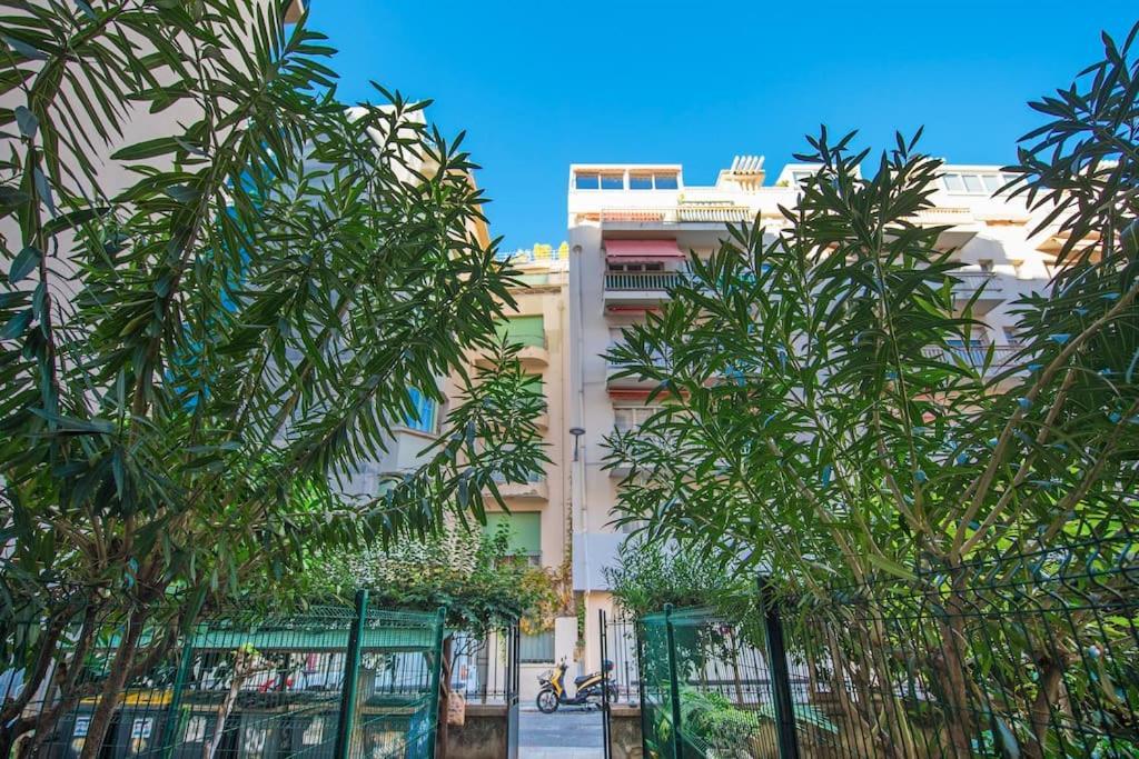 - - Superbe Avec Balcon - Centre - - Appartamento