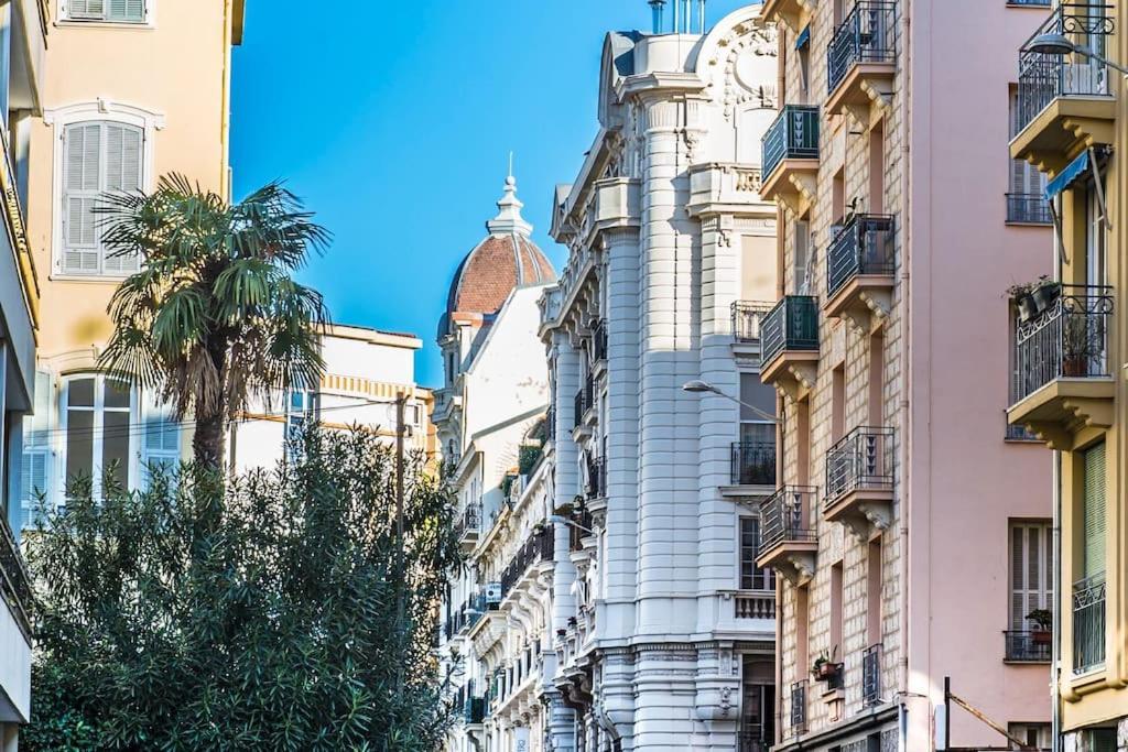 - - Superbe Avec Balcon - Centre - - *